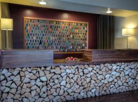 The Redwood Riverwalk, a boutique hotel, hotell i Fortuna