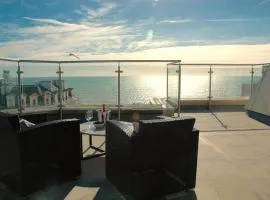 Airhost's Brighton's Best Green Diamond Escape with Sea Views