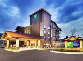 Holiday Inn Express & Suites Helen, an IHG Hotel, hotel near Helen Festhalle, Helen