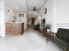 M S Hotel, Tengku Kelana KTM Klang