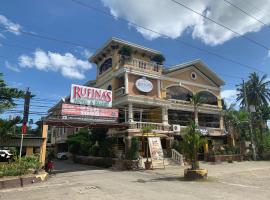 Rufina's Leisure Center, hotel en Tagum