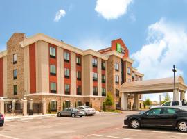 Holiday Inn Express & Suites San Antonio SE by AT&T Center, an IHG Hotel, hotel cerca de Skyline Park, San Antonio