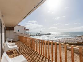 Blue Buddha Beach Rooms & Suites, hotel in Ericeira