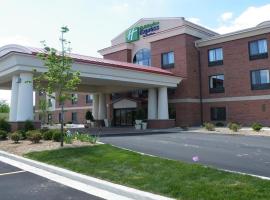 Holiday Inn Express Hotel & Suites Lansing-Dimondale, an IHG Hotel, hotel dengan kolam renang di Dimondale