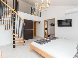 Rooms & Apartments Hegic