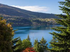 Holiday Inn Queenstown Frankton Road by IHG, khách sạn ở Queenstown