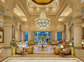 Crowne Plaza Jordan Dead Sea Resort & Spa by IHG, wellness hotel v destinaci Sowayma