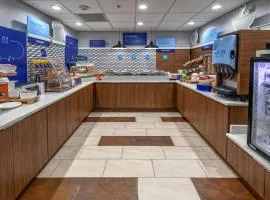 Holiday Inn Express & Suites Crossville by IHG