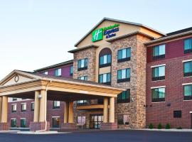 Holiday Inn Express & Suites Sioux Falls Southwest, an IHG Hotel、スーフォールズの駐車場付きホテル