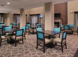 Holiday Inn Express & Suites Bakersfield Airport, an IHG Hotel, hotel  v blízkosti letiska Meadows Field Airport - BFL