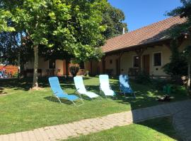 Tisza-Kert Vendégház -Tisza-Kert Vendégház II, homestay in Tiszafüred