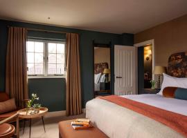 The Falcon Hotel, hotel near Sywell Aerodrome - ORM, Northampton