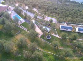 Agricampeggio Relax Maxicaravan, hotel em Castelletto di Brenzone