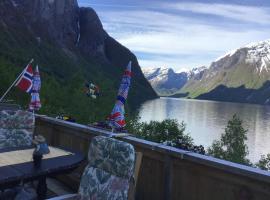 Iris Vedal, hotel pantai di Nauste