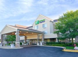 Holiday Inn Express & Suites Chicago-Deerfield Lincolnshire, an IHG Hotel, hôtel à Riverwoods près de : Walgreen Company