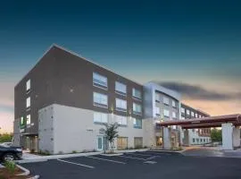 Holiday Inn Express & Suites Chico by IHG