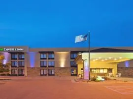 Holiday Inn Express Hotel & Suites Colby by IHG