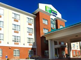 Holiday Inn Express Hotel & Suites Edson, an IHG Hotel, hotel v destinaci Edson