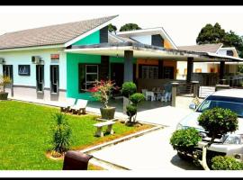 Taiping Homestay Husna Afina، فندق بالقرب من Kamunting Train Station، تايبينغ