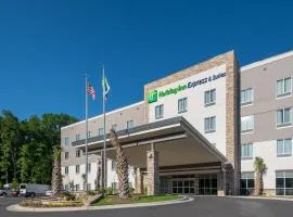 Holiday Inn Express & Suites - Charlotte Airport by IHG、にあるシャーロット・ダグラス国際空港 - CLTの周辺ホテル