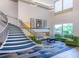 Holiday Inn Express & Suites Chicago-Midway Airport by IHG