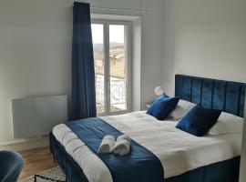 Suite Mermoz -T3- Belle vue - Billard-wifi-Vélo，卡斯泰爾諾達里的公寓