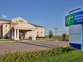 Holiday Inn Express Hotel & Suites Wichita Airport, an IHG Hotel, SPA viešbutis mieste Vičita