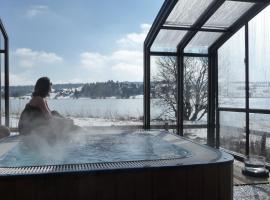 Instants d'Absolu-Ecolodge&Spa-Lac du Pêcher, hotel v destinaci Chavagnac