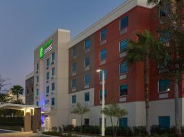 Holiday Inn Express Hotel & Suites Fort Lauderdale Airport/Cruise Port, an IHG Hotel, hotell i Fort Lauderdale