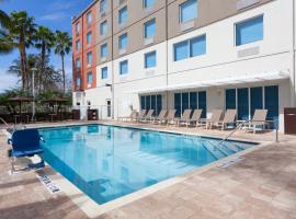 Holiday Inn Express Hotel & Suites Fort Lauderdale Airport/Cruise Port, an IHG Hotel โรงแรมในฟอร์ตลอเดอร์เดล