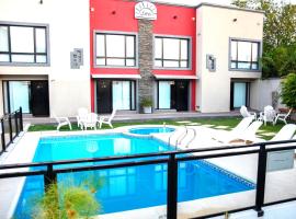 JAK Colón, hotel with hot tubs in Colón