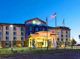 Holiday Inn Express Fresno Northwest - Herndon by IHG، فندق في Herndon