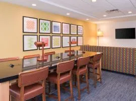 Holiday Inn Express & Suites Indianapolis Dtn-Conv Ctr Area by IHG