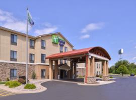 Holiday Inn Express & Suites Topeka West I-70 Wanamaker, an IHG Hotel, hotelli kohteessa Topeka lähellä lentokenttää Forbes Field -lentokenttä - FOE 