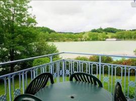 Appt HAMEAU DU LAC (apt 142) avec piscine et vue sur le lac, hotel Marciacban