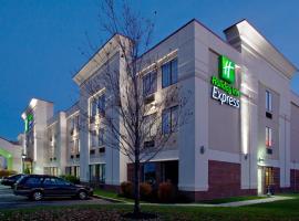 Holiday Inn Express Hotel & Suites Grove City, an IHG Hotel โรงแรมในโกรฟซิตี