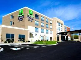 Holiday Inn Express & Suites Oswego by IHG