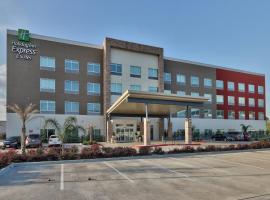 Holiday Inn Express & Suites - Houston East - Beltway 8, an IHG Hotel: Cloverleaf şehrinde bir ucuz otel