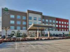 Holiday Inn Express & Suites - Houston East - Beltway 8, an IHG Hotel