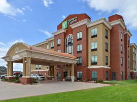 Holiday Inn Express Alva, an IHG Hotel، فندق في Alva