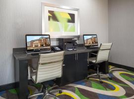 Holiday Inn Express and Suites Norman by IHG, hotel v destinaci Norman