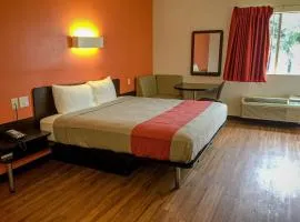 Motel 6-Woodway, TX