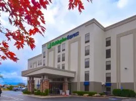 Holiday Inn Express & Suites Fayetteville University of Arkansas Area by IHG
