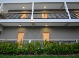 The Grey House Palai Phuket, appartement in Chalong