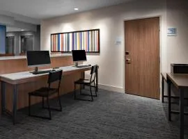 Holiday Inn Express & Suites - Elkhorn - Lake Geneva Area by IHG