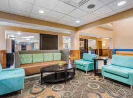 坎顿快捷假日&套房酒店，位于坎顿的酒店