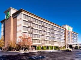 Holiday Inn Hotel & Suites Warren, an IHG Hotel