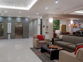 Holiday Inn Express & Suites Chihuahua Juventud, an IHG Hotel، فندق في تشيواوا