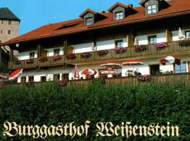 Burggasthof Weißenstein, hotel v mestu Regen
