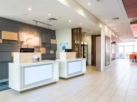 Holiday Inn Express & Suites Madison by IHG